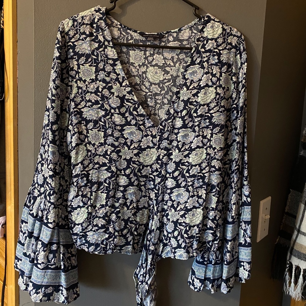 American Eagle top